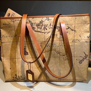 New with tags Alviero Martini leather tote with world map! 🧭